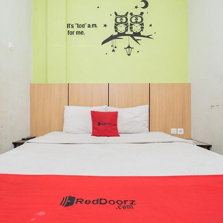 Reddoorz @ Darmo Surabaya Hotel Luaran gambar